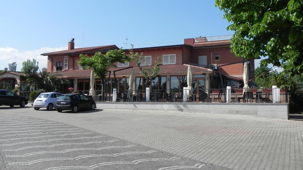 Camp'S Hotel Colonna Zewnętrze zdjęcie